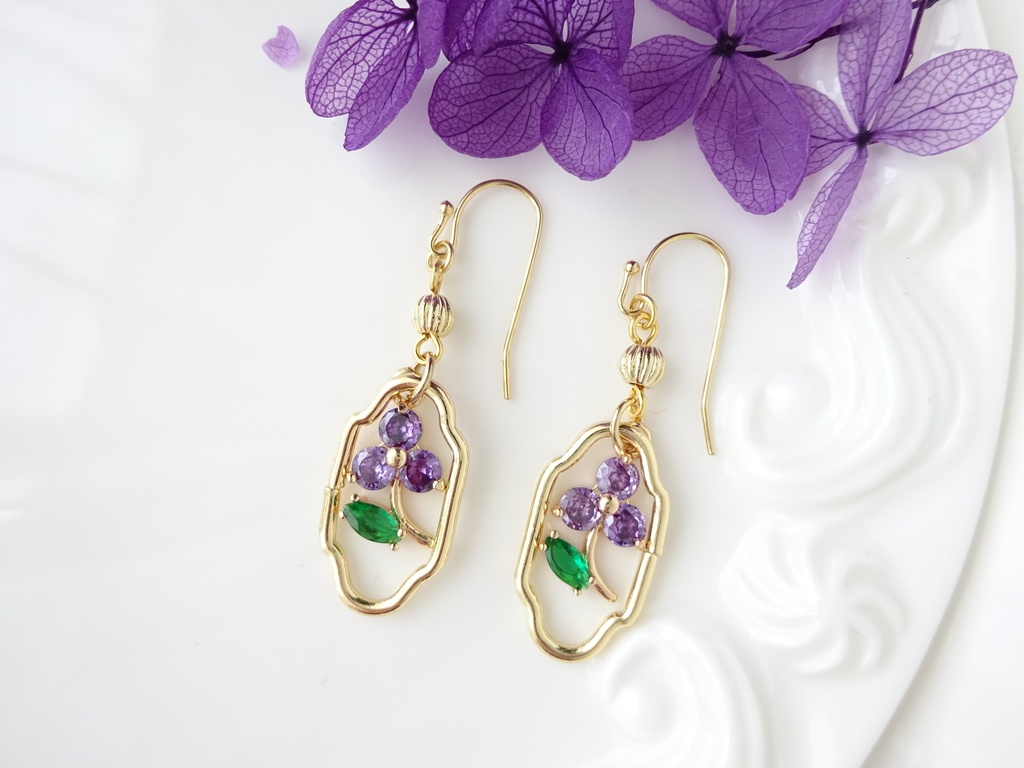 スミレの切手ピアス(イヤリングOK)