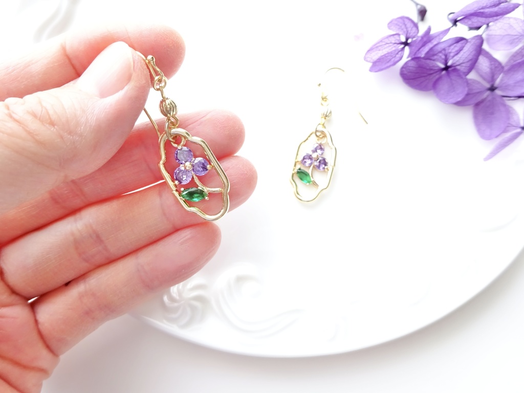 スミレの切手ピアス(イヤリングOK)