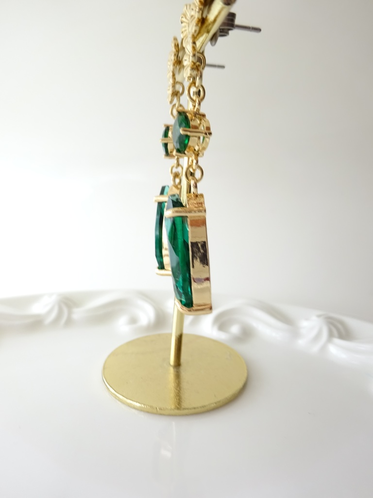 ダークグリーンガーデンピアス(イヤリングOK)