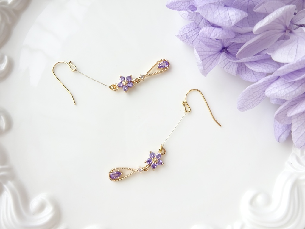 プチフラワードロップピアス・パープル(イヤリングOK)