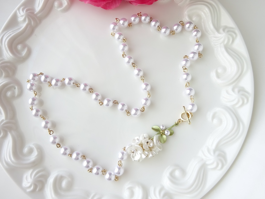 パールフラワーネックレス