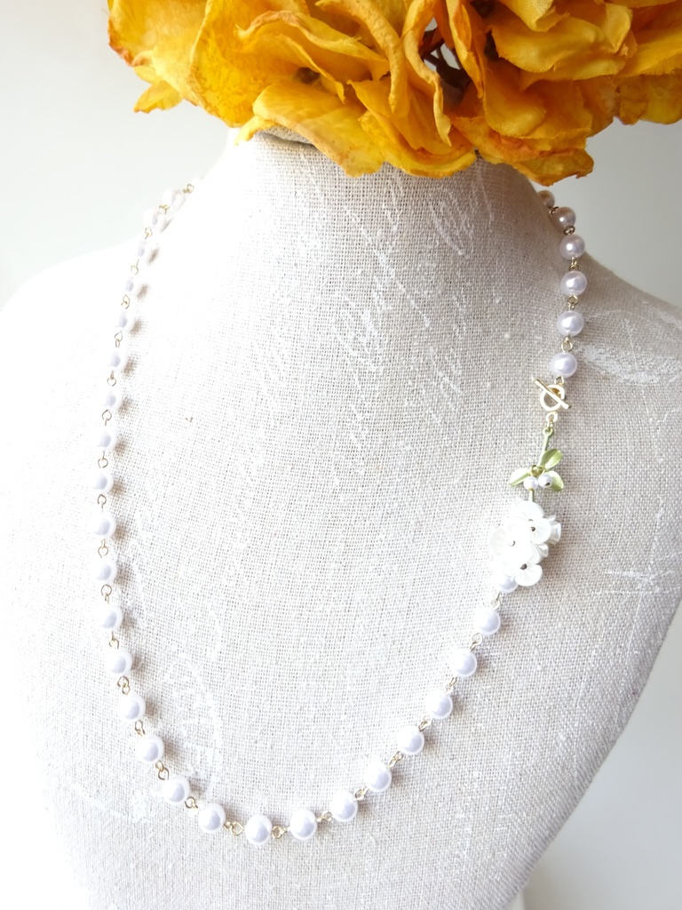 パールフラワーネックレス