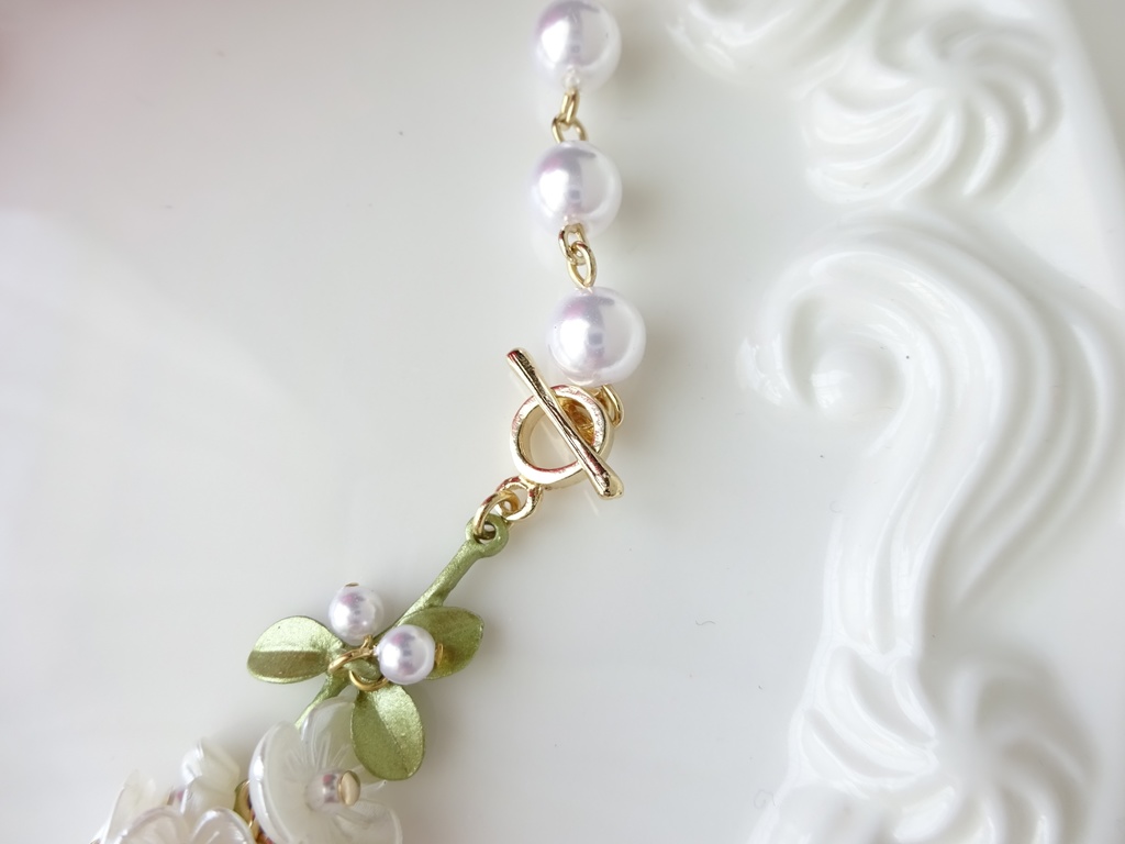 パールフラワーネックレス