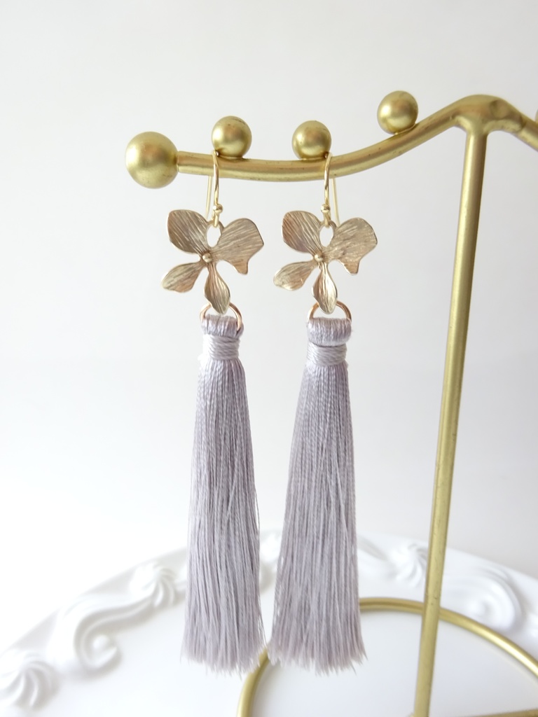 金紫陽花のタッセルピアス(イヤリングOK)