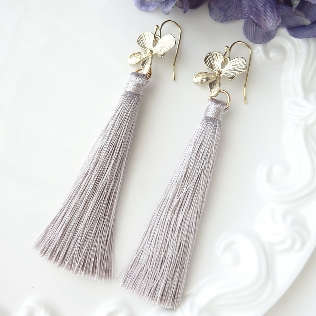 金紫陽花のタッセルピアス(イヤリングOK)