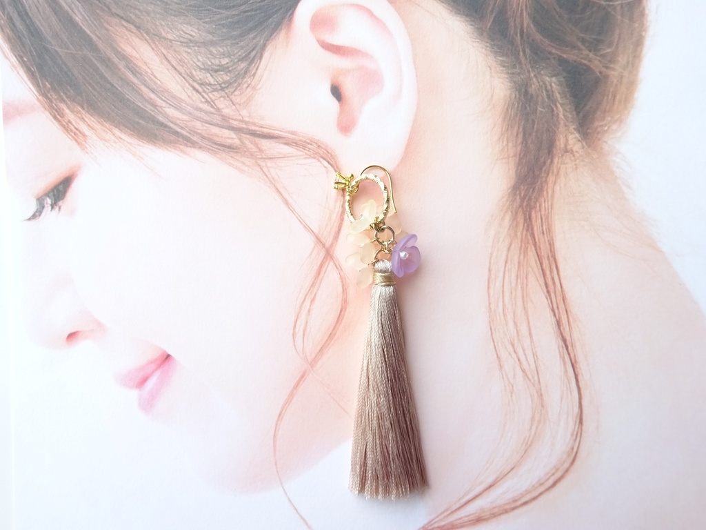 三色すみれのタッセルピアス(イヤリングOK)