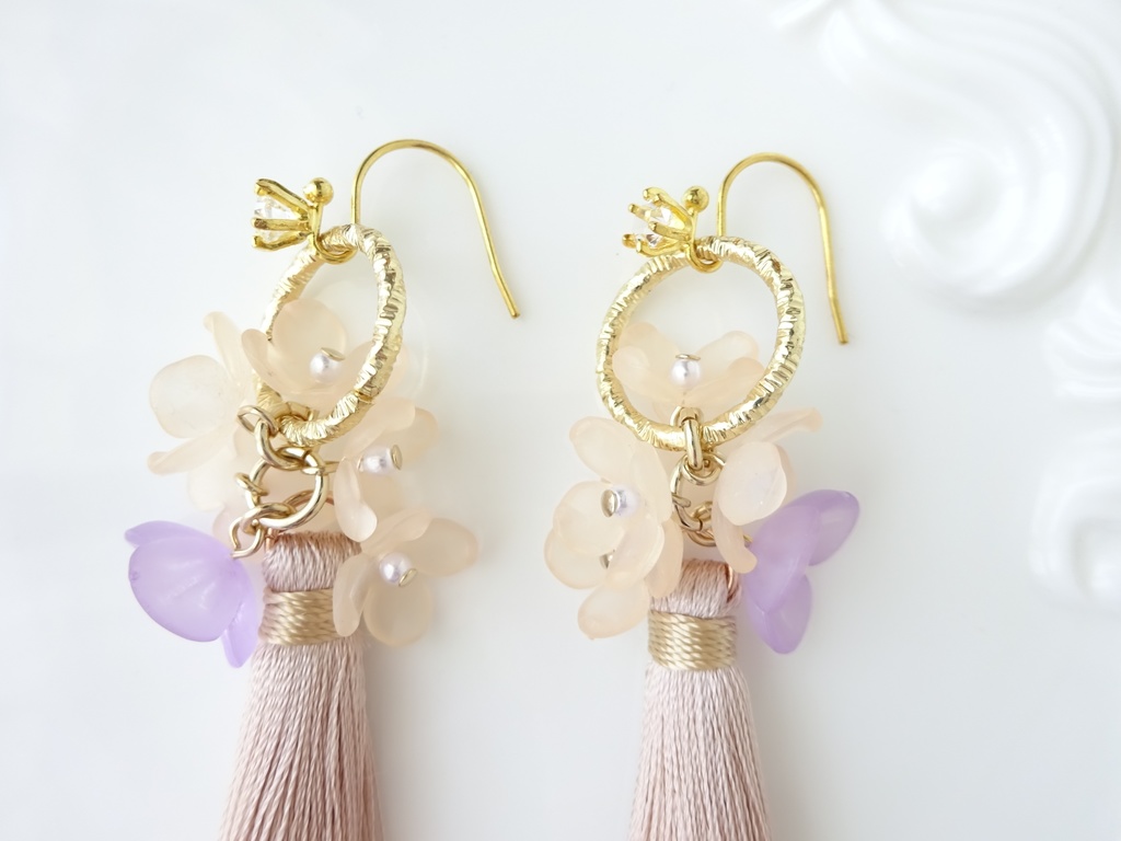 三色すみれのタッセルピアス(イヤリングOK)