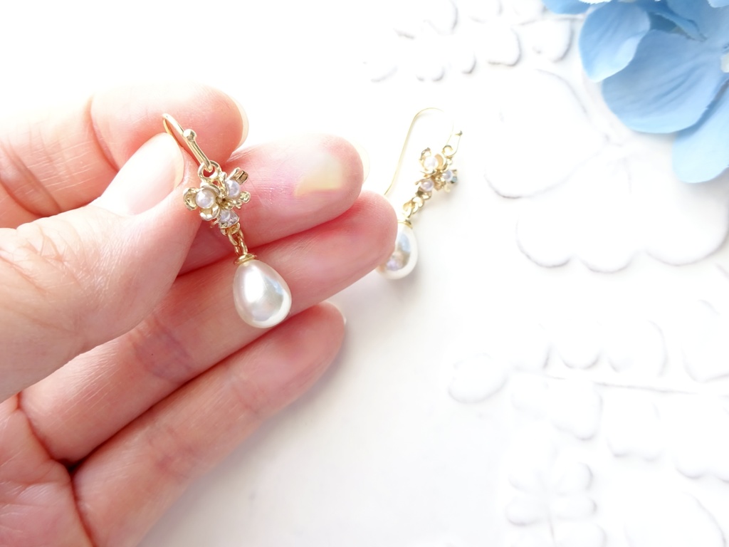 パールブーケドロップピアス(イヤリングOK)