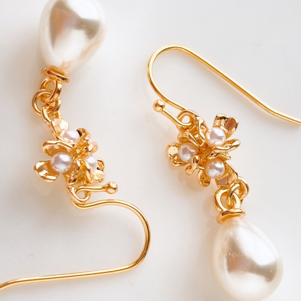 パールブーケドロップピアス(イヤリングOK)