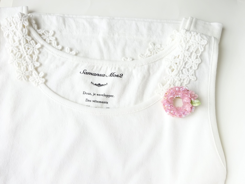 桜色の紫陽花のリースブローチ