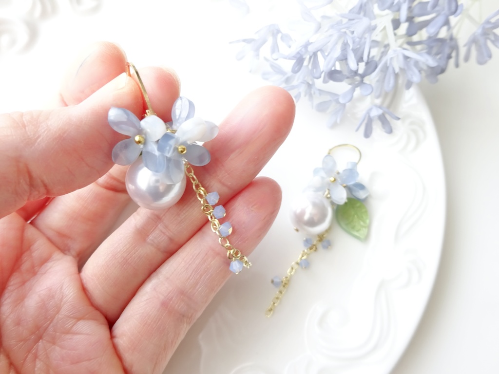 ブルーブルーム・レバーフックピアス