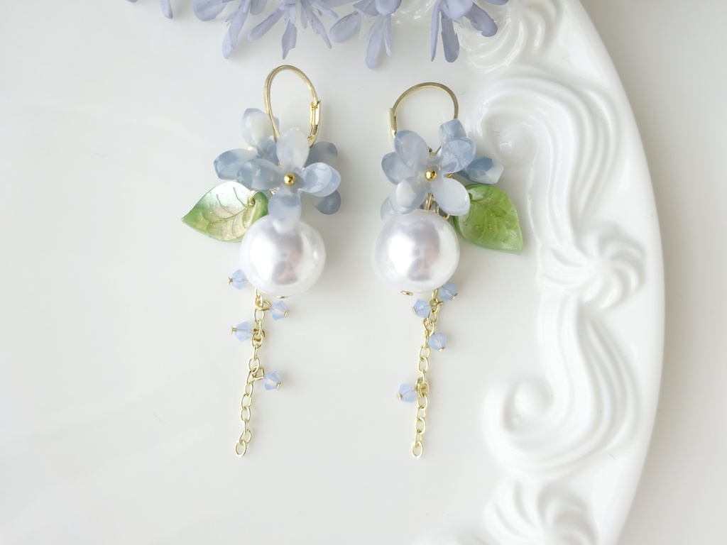 ブルーブルーム・レバーフックピアス