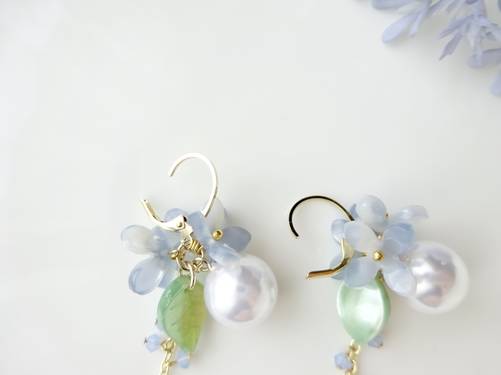 ブルーブルーム・レバーフックピアス