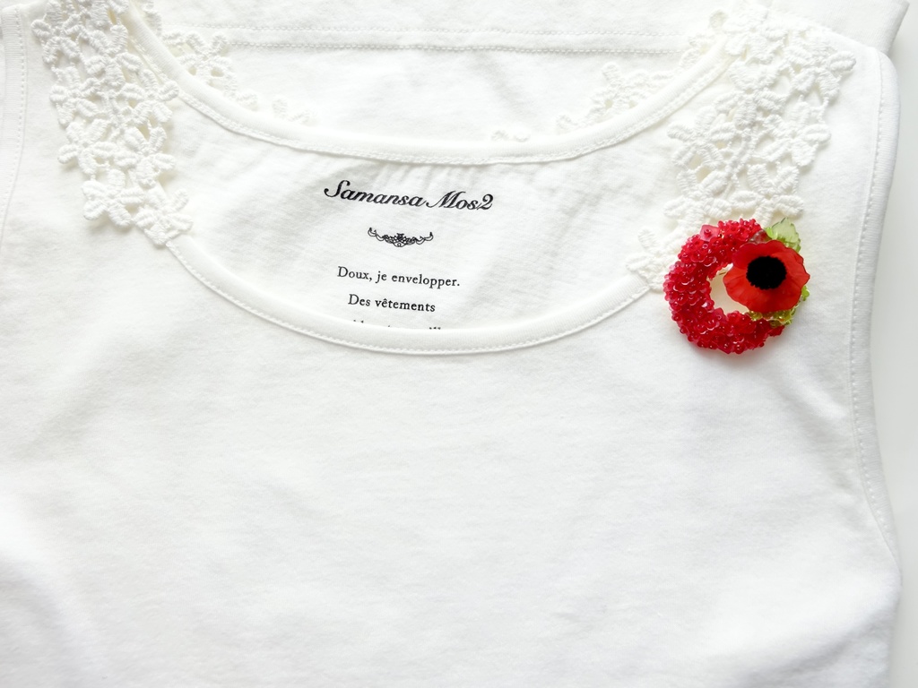 赤いポピーのリースブローチ