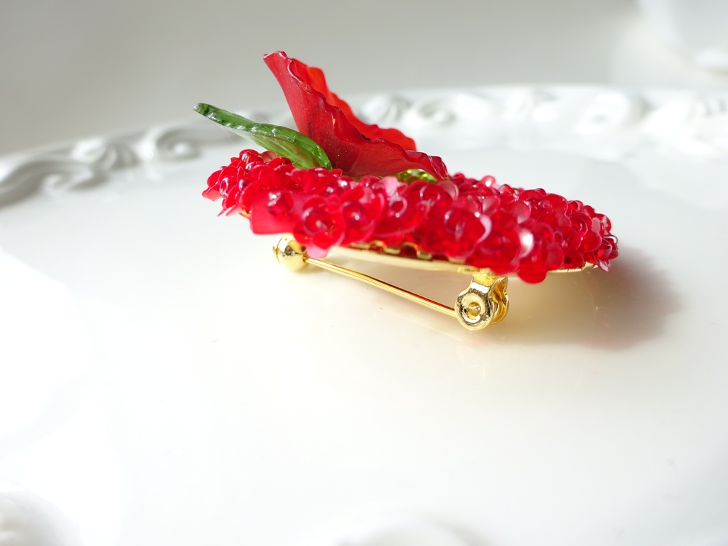 赤いポピーのリースブローチ