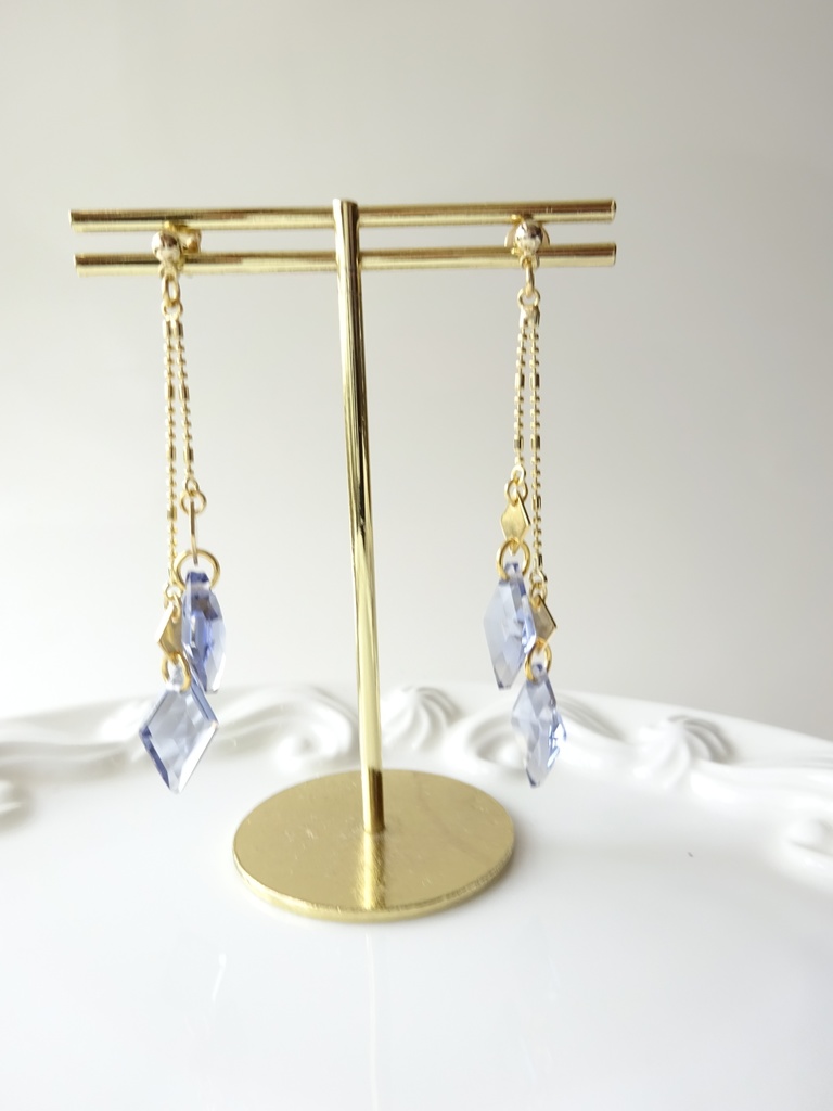 星空プリズム・ピアス(イヤリングOK)