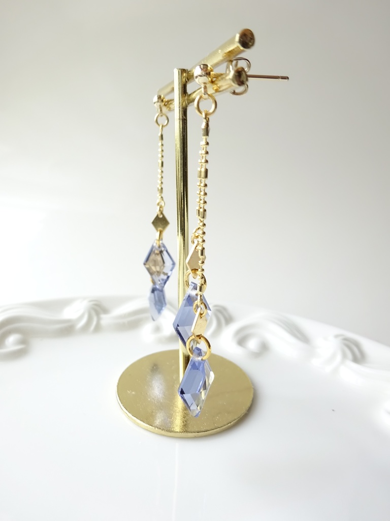 星空プリズム・ピアス(イヤリングOK)