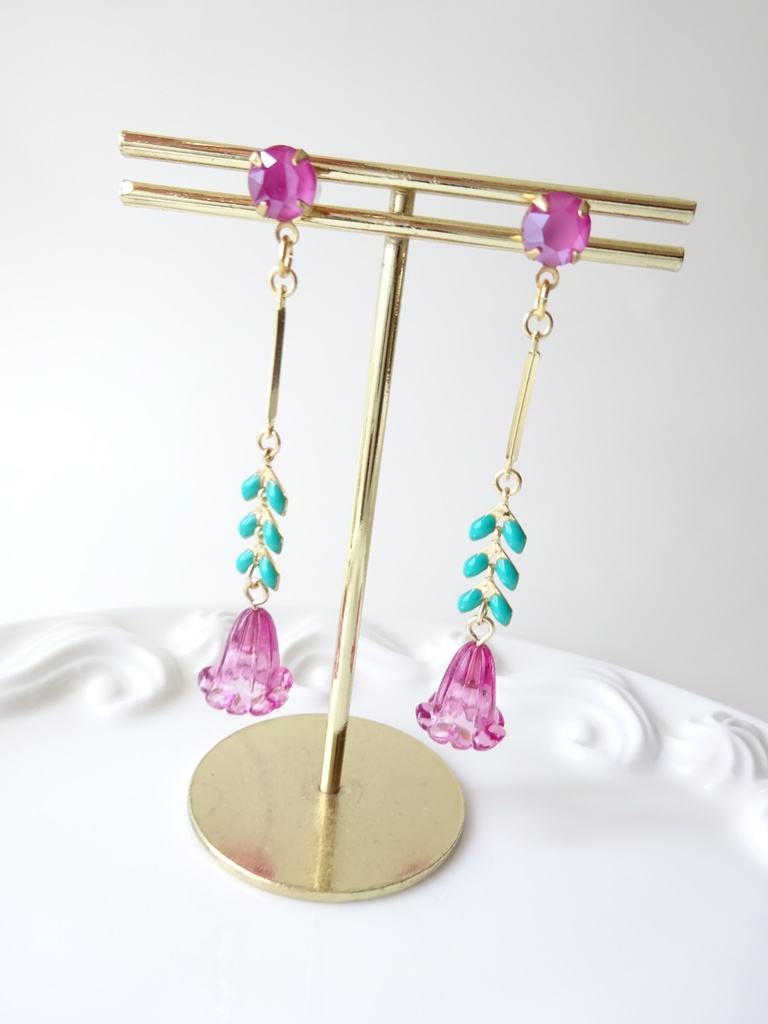 百合の押し花ピアス