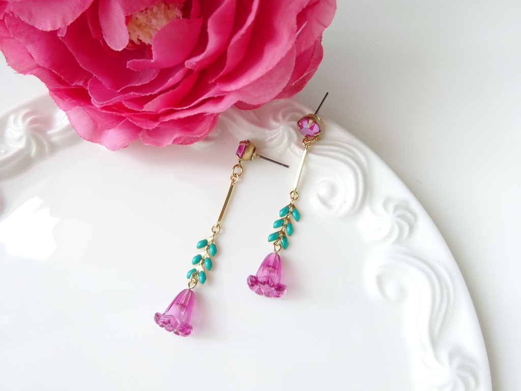 百合の押し花ピアス