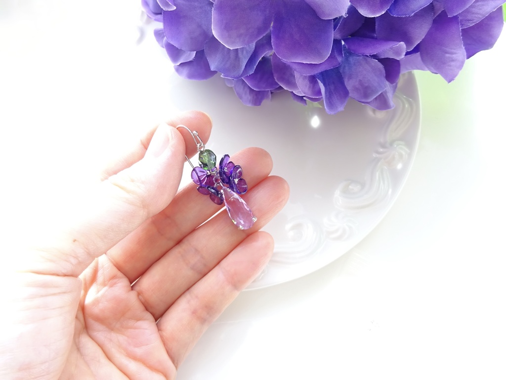 スミレの花瓶ピアス(イヤリングOK)