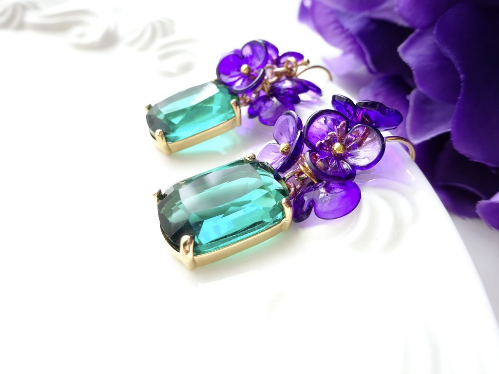 Viola Box ピアス(イヤリングOK)