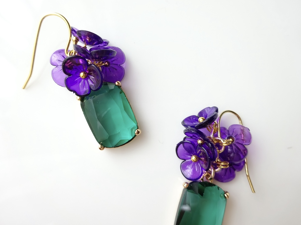 Viola Box ピアス(イヤリングOK)