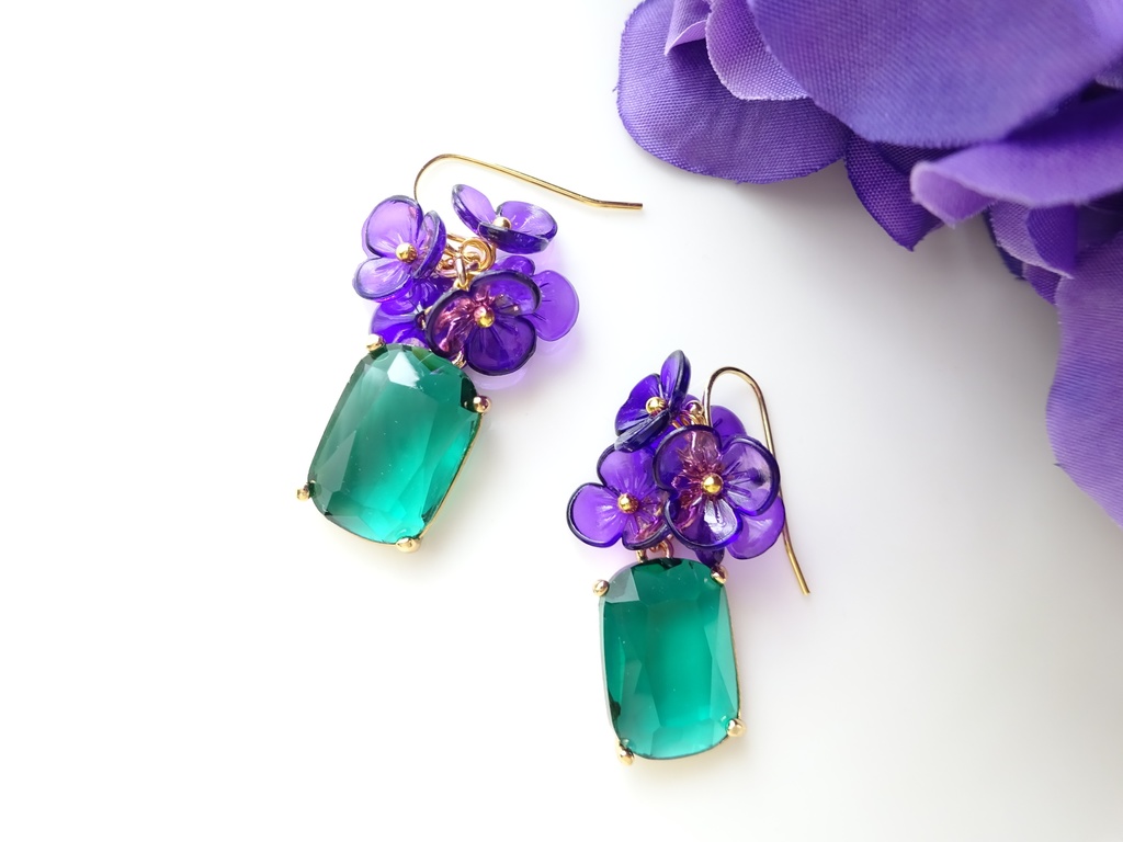 Viola Box ピアス(イヤリングOK)