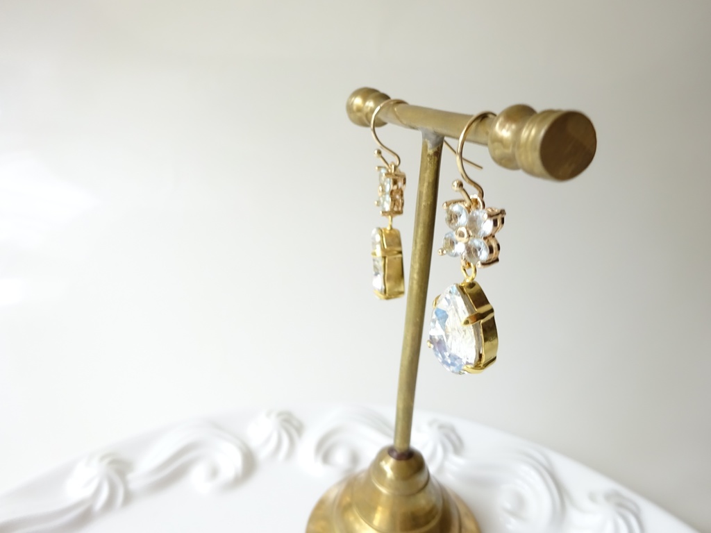 水の花・ピアス(イヤリングOK)