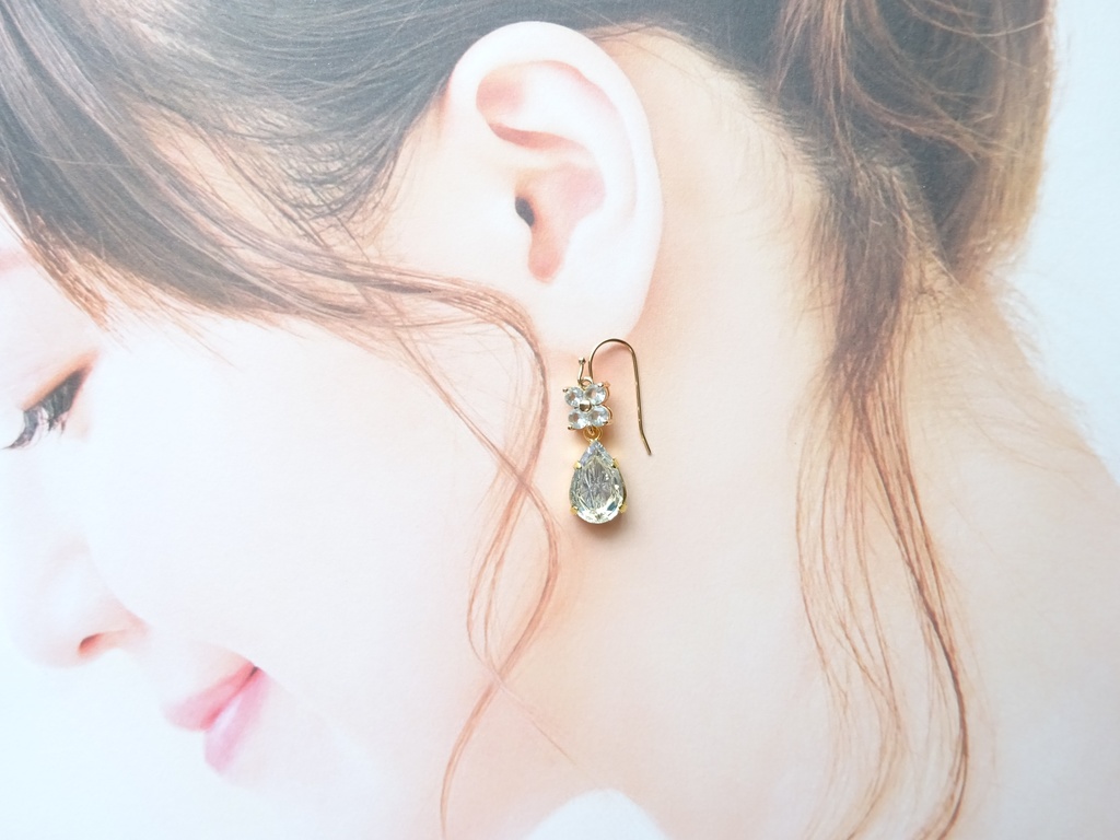 水の花・ピアス(イヤリングOK)