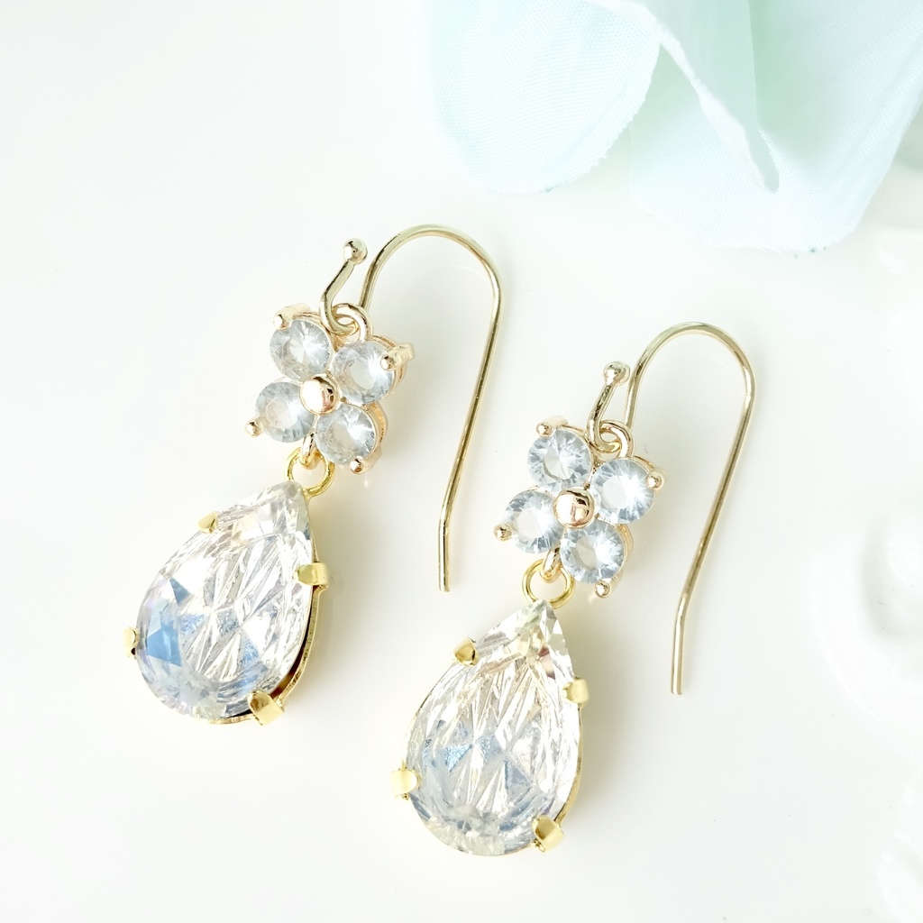水の花・ピアス(イヤリングOK)