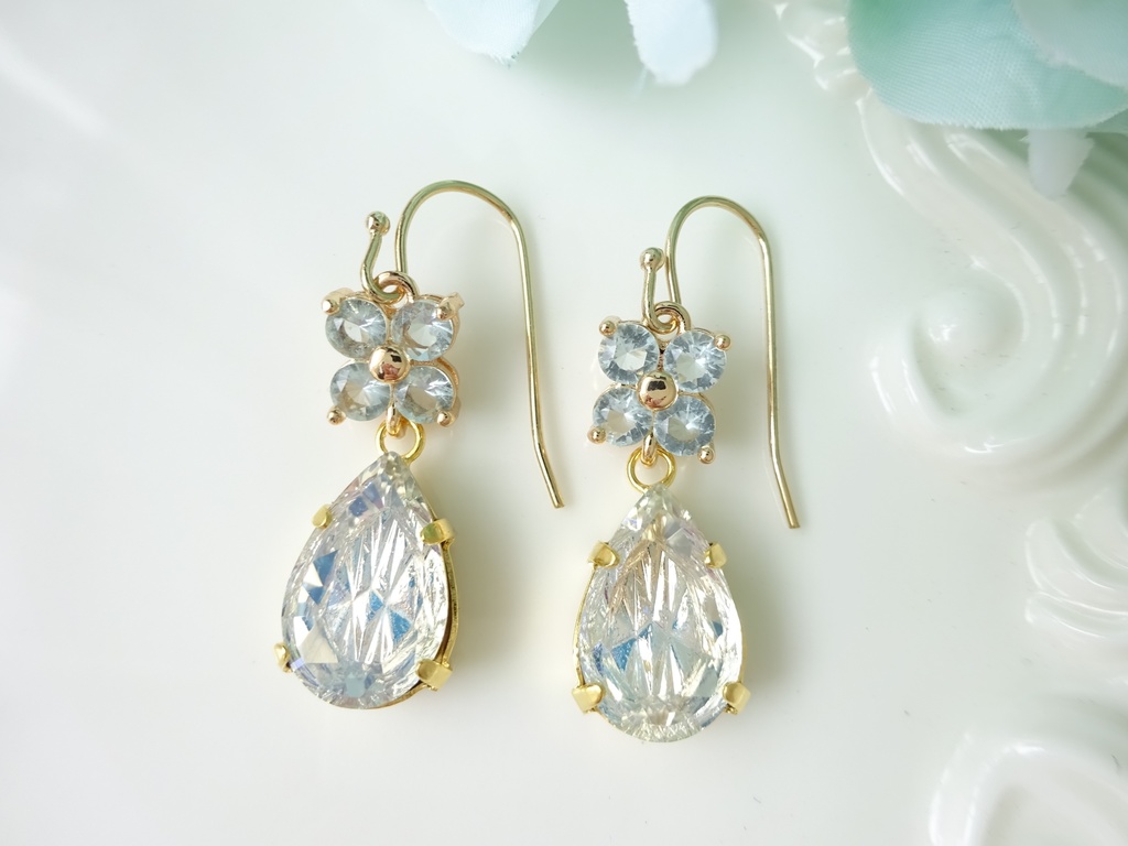 水の花・ピアス(イヤリングOK)