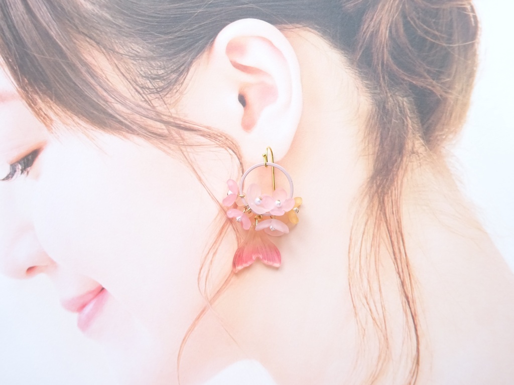 マーメイドテール・ピンク ピアス(イヤリングOK)