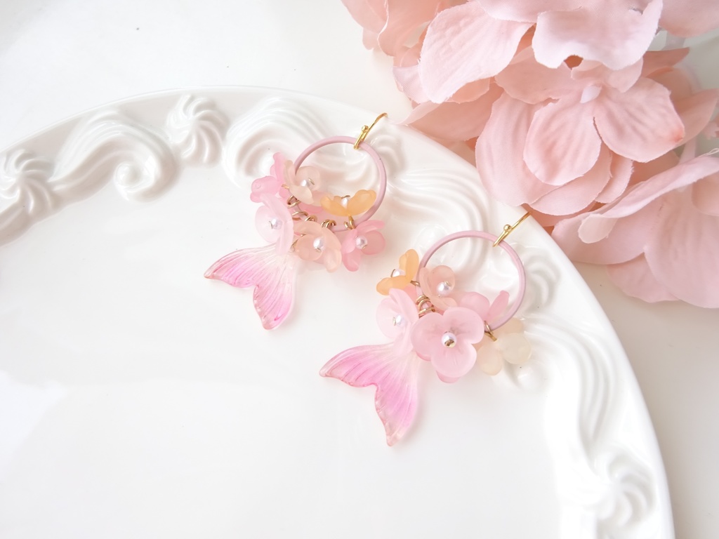 マーメイドテール・ピンク ピアス(イヤリングOK)