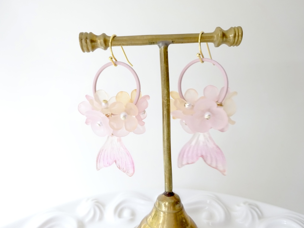 マーメイドテール・ピンク ピアス(イヤリングOK)