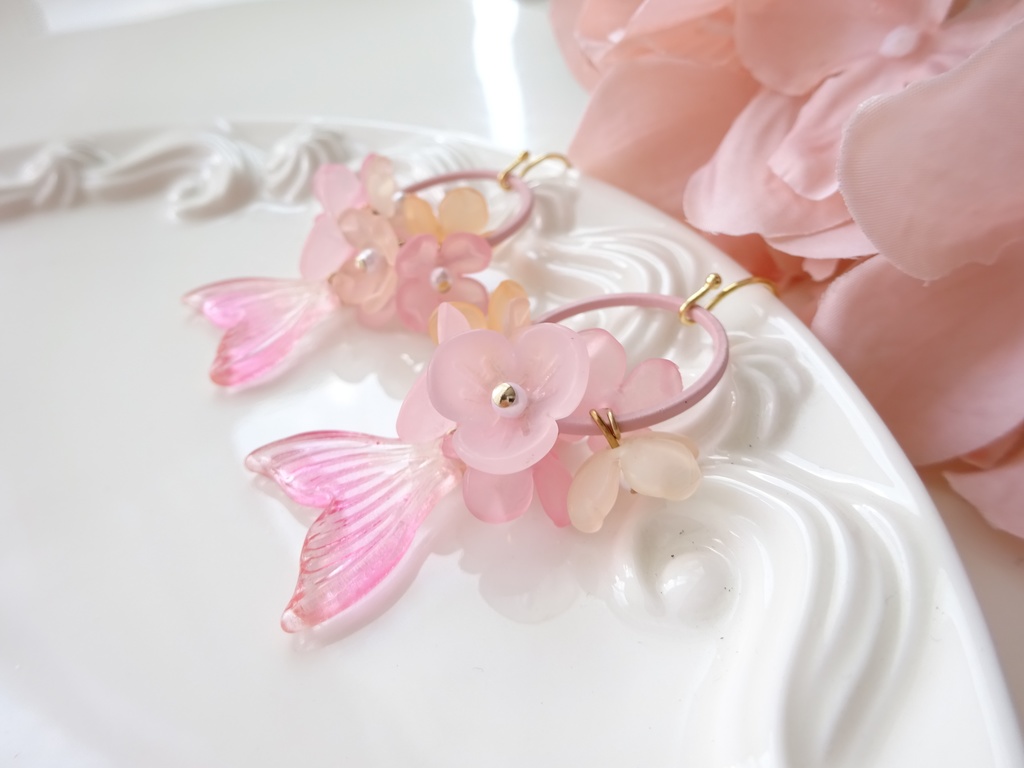 マーメイドテール・ピンク ピアス(イヤリングOK)