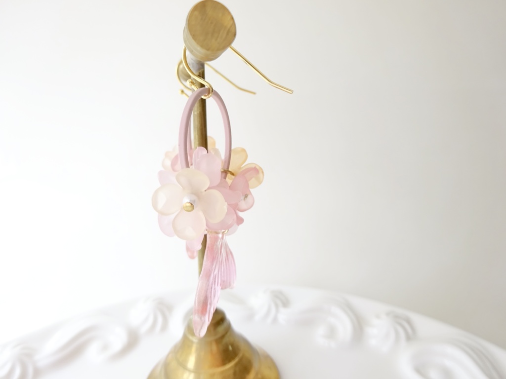 マーメイドテール・ピンク ピアス(イヤリングOK)