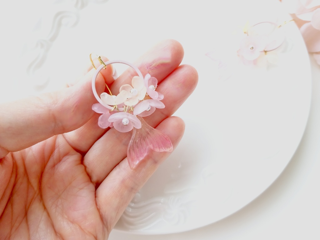 マーメイドテール・ピンク ピアス(イヤリングOK)