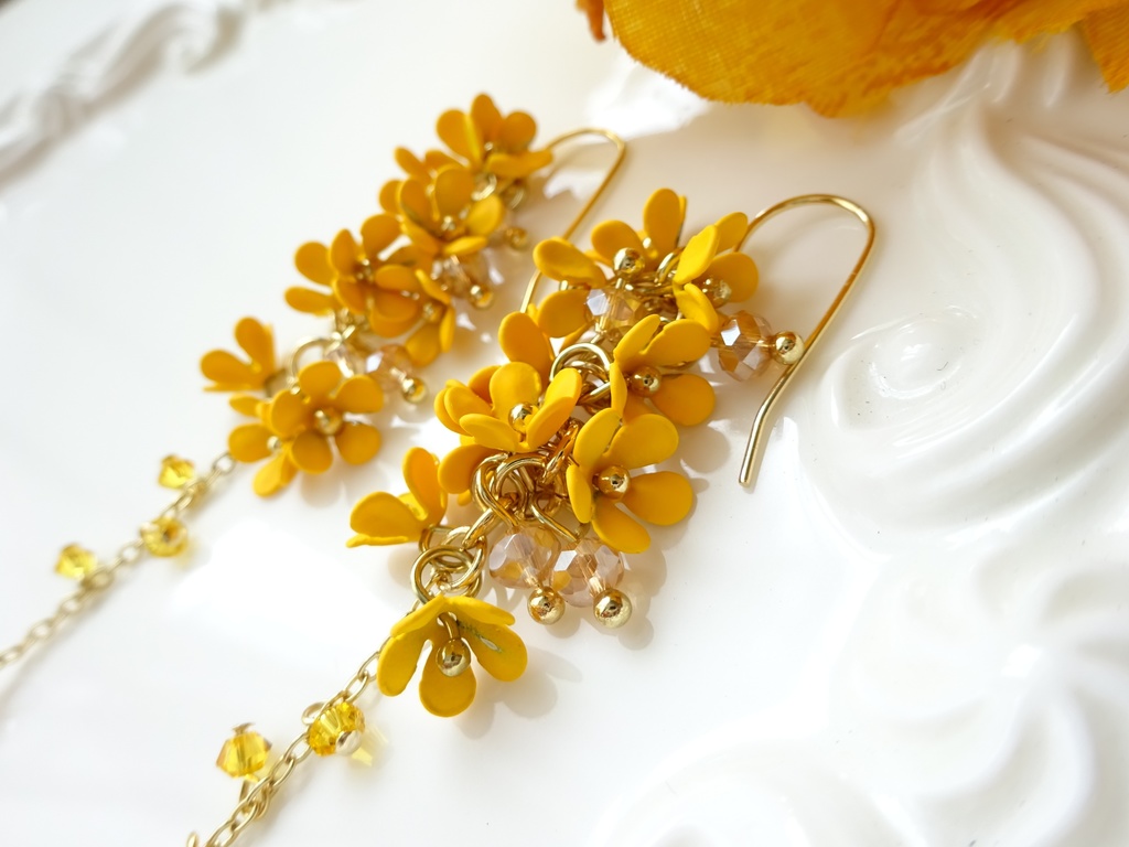 金木犀のピアス(イヤリングOK)