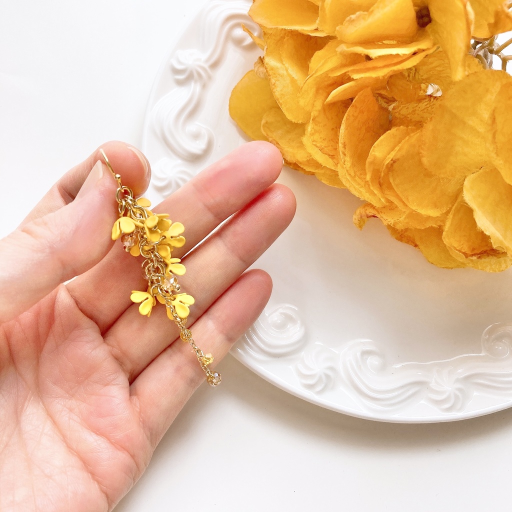 金木犀のピアス(イヤリングOK)