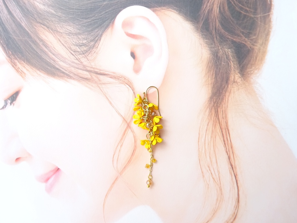 金木犀のピアス(イヤリングOK)