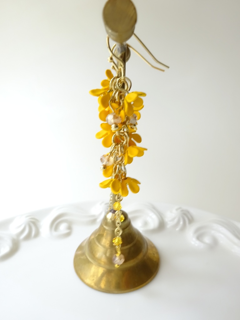 金木犀のピアス(イヤリングOK)