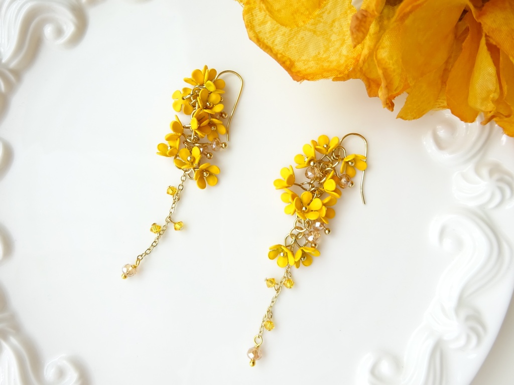 金木犀のピアス(イヤリングOK)