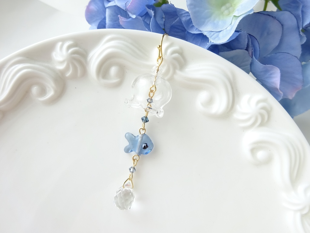 片耳用)風鈴風のガラスの金魚鉢ピアス(イヤリングOK)