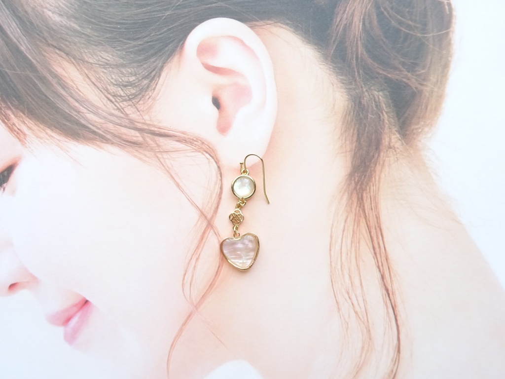 シェルハート ピアス(イヤリングOK)