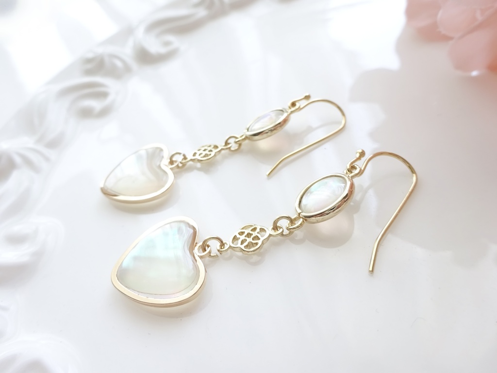 シェルハート ピアス(イヤリングOK)