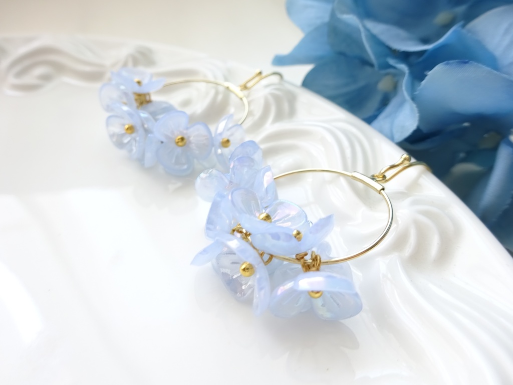 花ゆらピアス・オーロラサックスブルー(イヤリングOK)