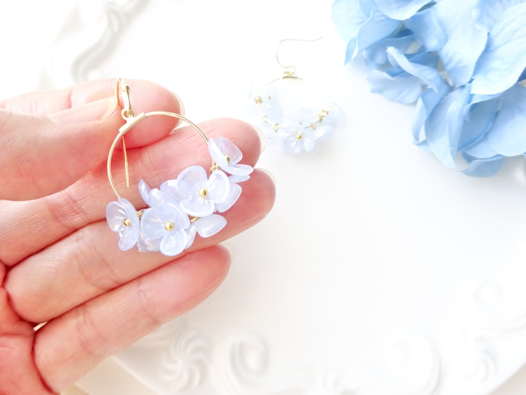 花ゆらピアス・オーロラサックスブルー(イヤリングOK)