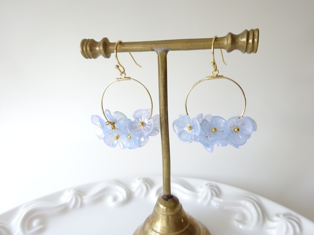 花ゆらピアス・オーロラサックスブルー(イヤリングOK)