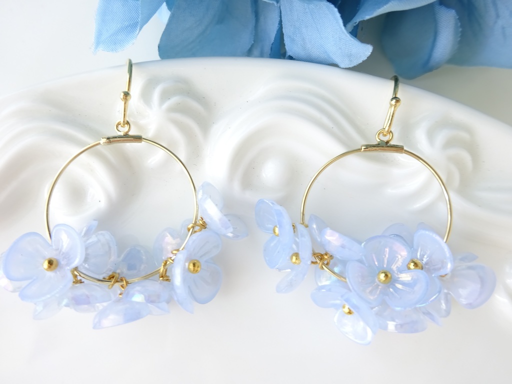 花ゆらピアス・オーロラサックスブルー(イヤリングOK)