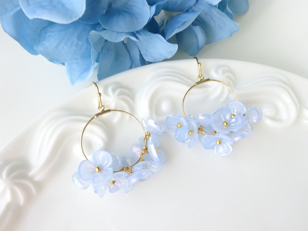 花ゆらピアス・オーロラサックスブルー(イヤリングOK)